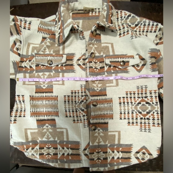 New In Women’s Boutique-Style Oversized Shacket Aztec Western Print NWOT Size L - Picture 3 of 4